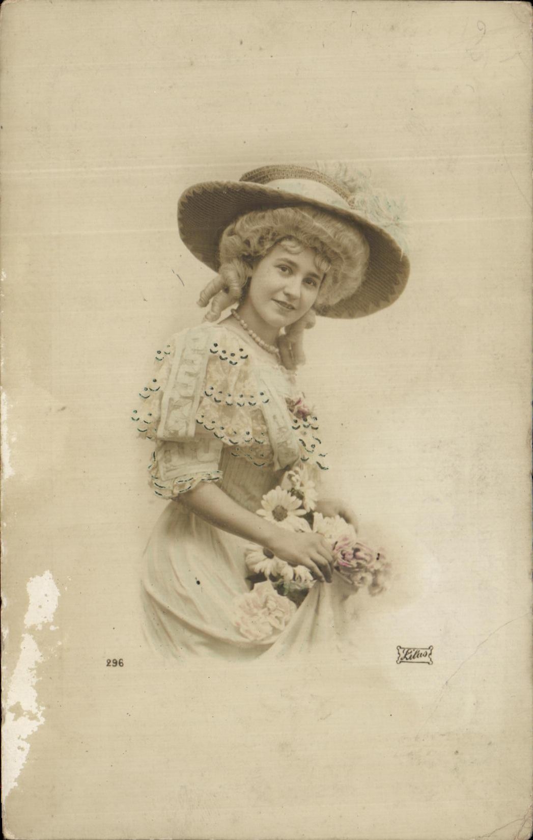 CPA Fantaisie Femme 