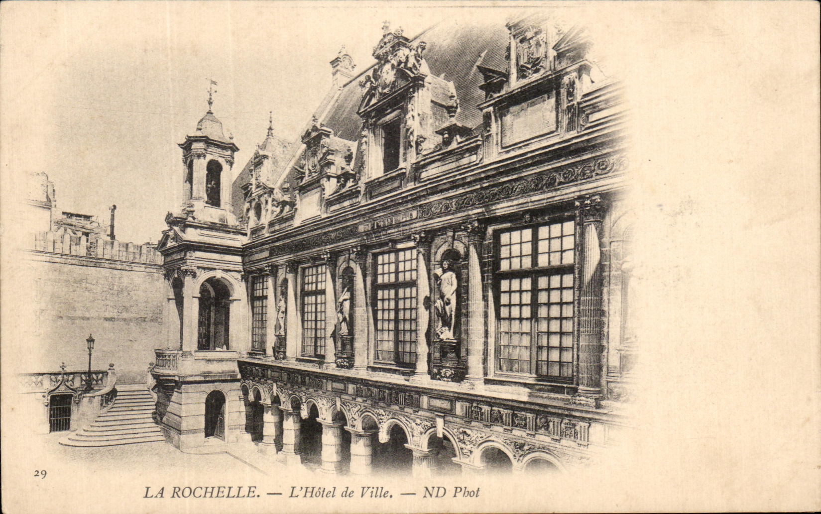 La Rochelle — L'Hôtel de Ville — ND Phot