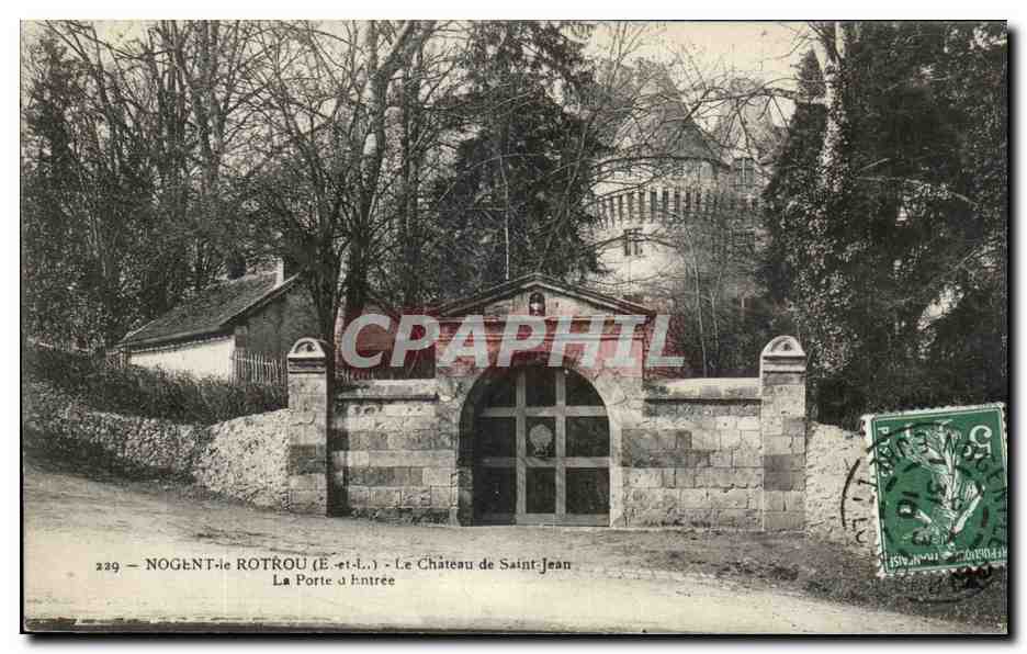 Nogent-le-Rotrou (E.-et-L.) — Le Château de Saint-Jean — La Porte d'entrée