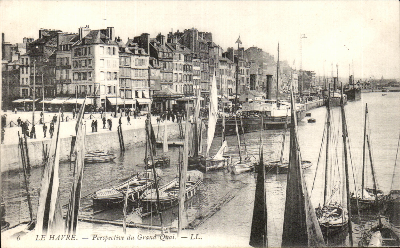 CPA Le Havre Perspective du Grand Quai Bateaux 