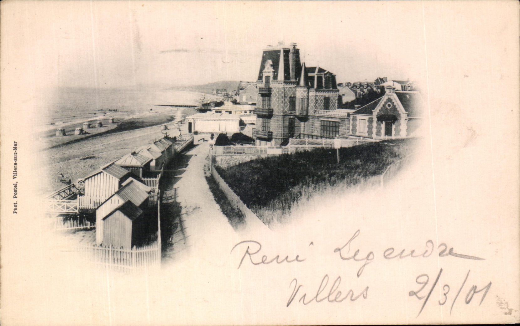 Villers-sur-Mer — Vue de la plage et du château — Phot. Postal, Villers-sur-Mer