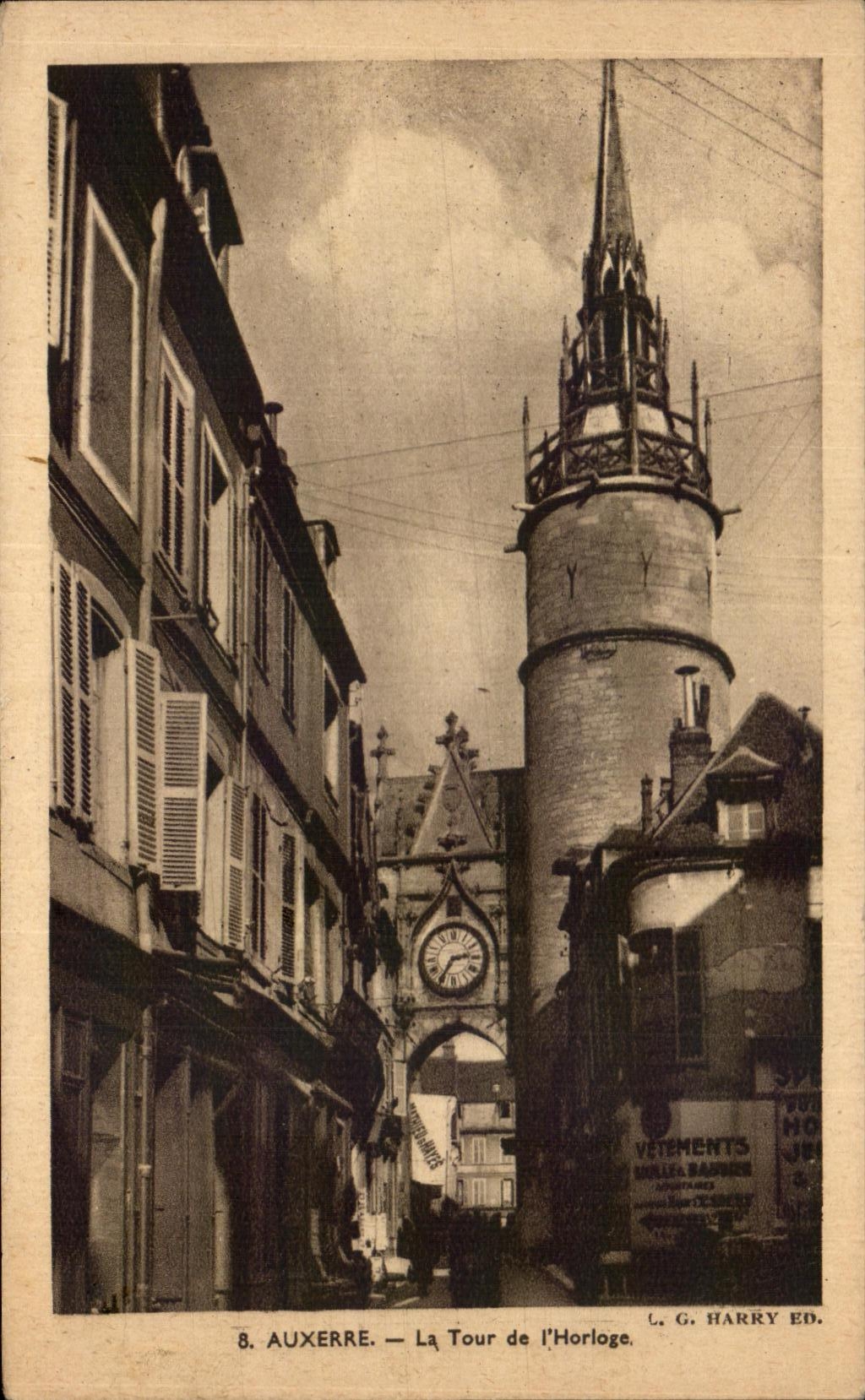 CPA Auxerre La Tour de L'Horloge