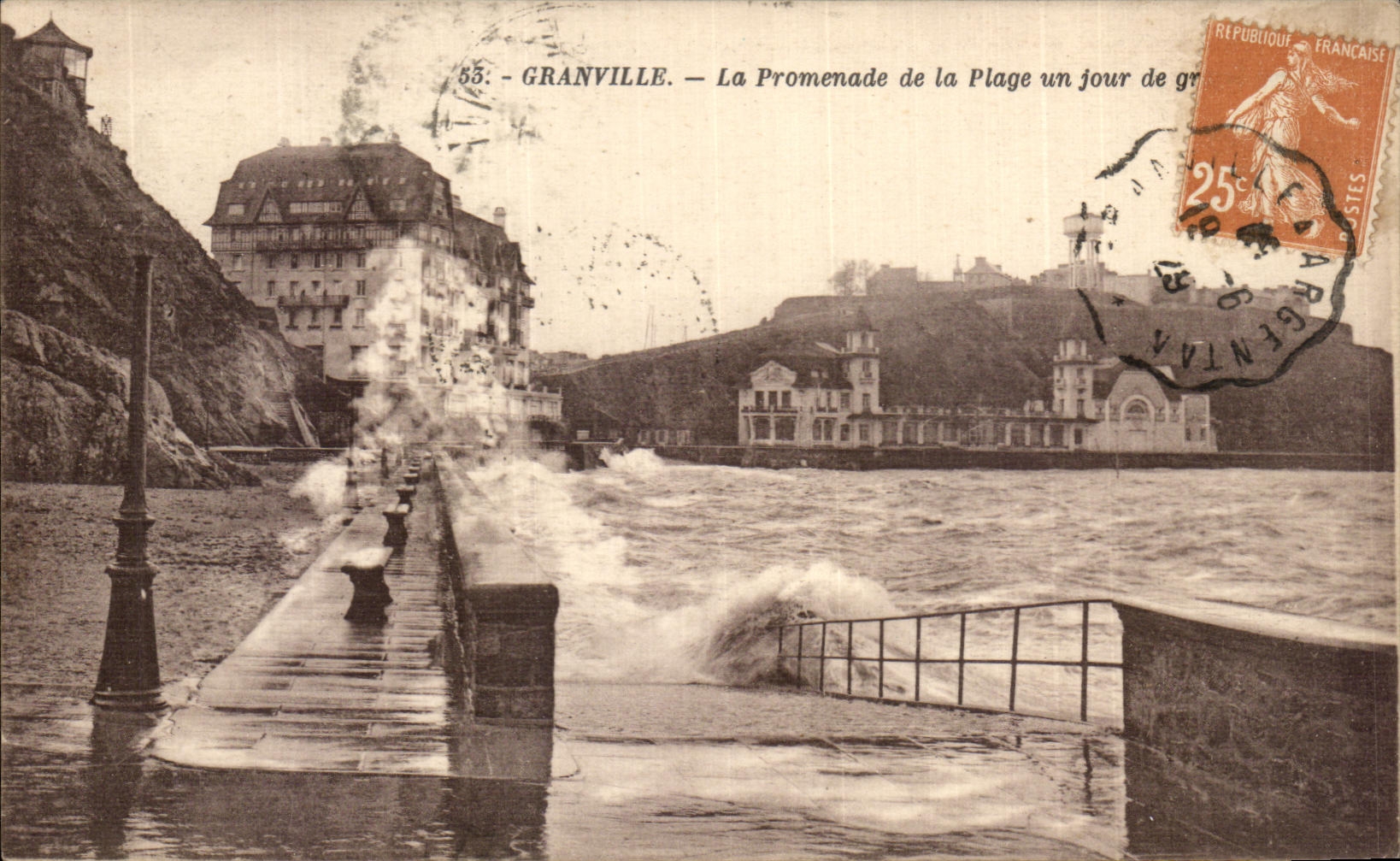 Granville — La Promenade de la Plage un jour de grêle — Edition A. Besnard, Granville