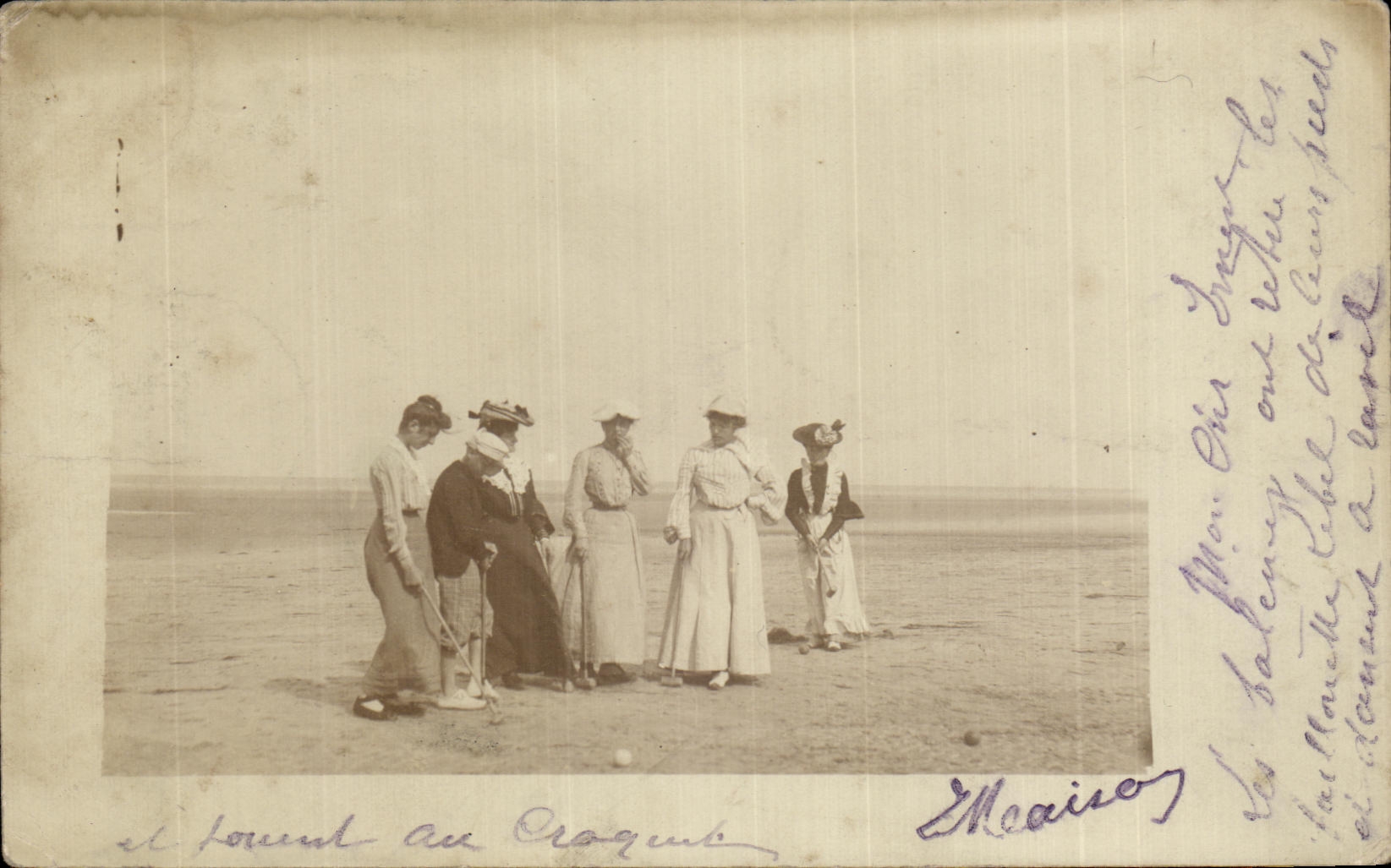 CARTE PHOTO Carentan Femmes a la plage jouant au croquet