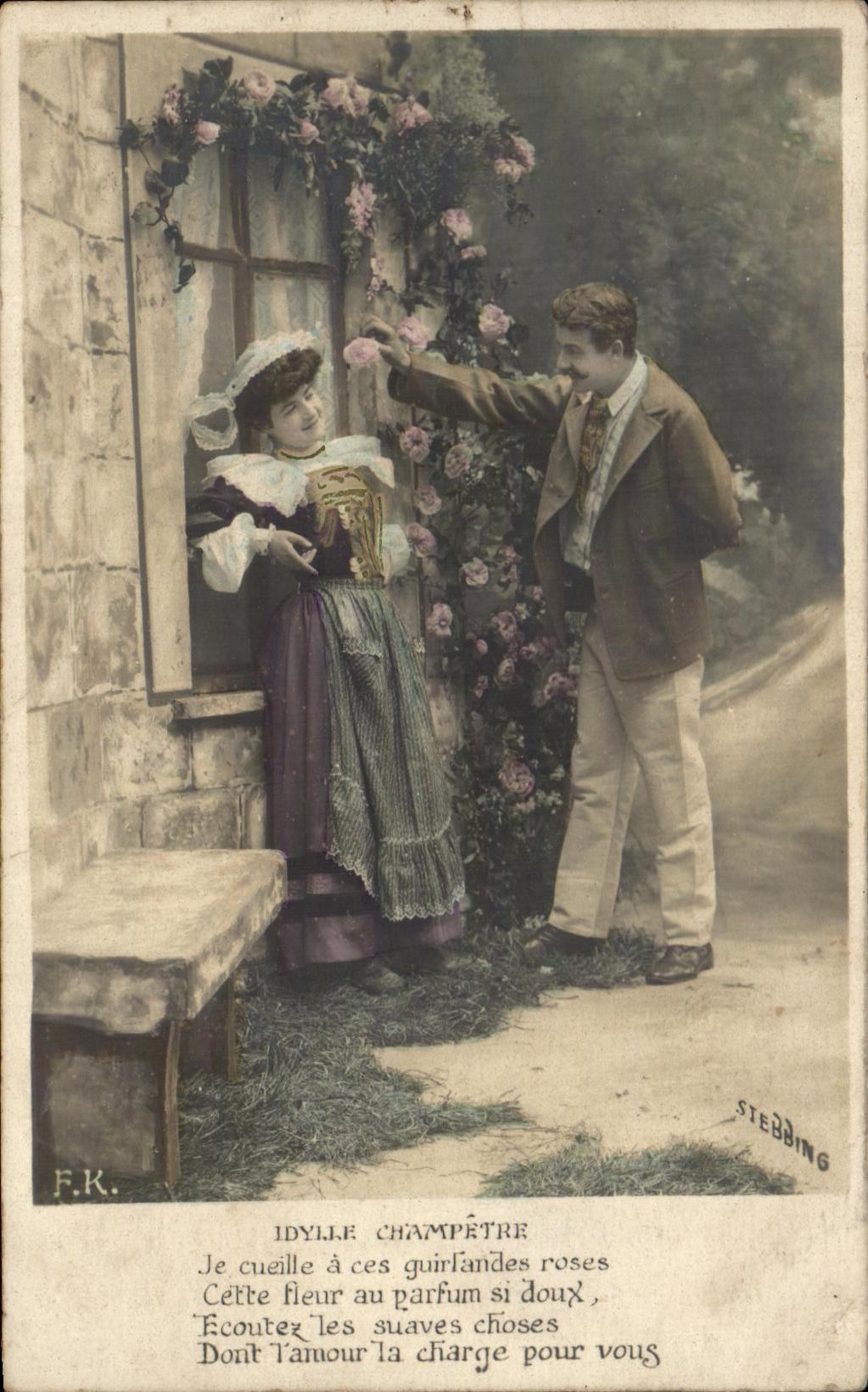 CPA Fantaisie Femme Folklore Costume