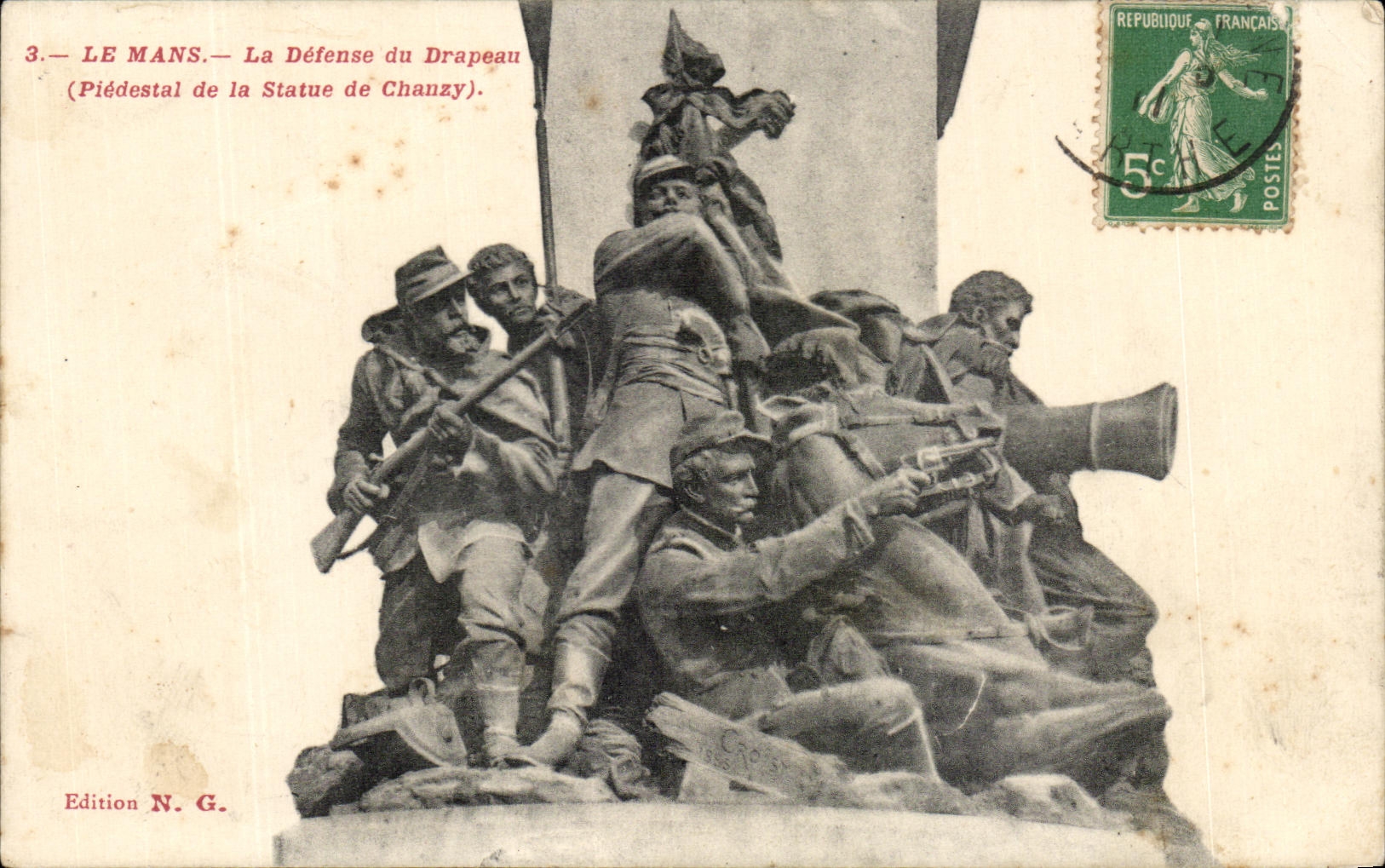 CPA Le Mans La Defense du Drapeau Statue de Chanzy Militaria