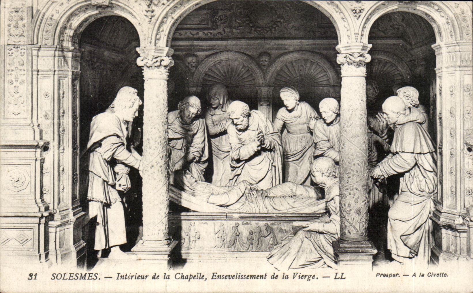 CPA Solesmes Interieur de la Chapelle Envevelissement de La Vierge