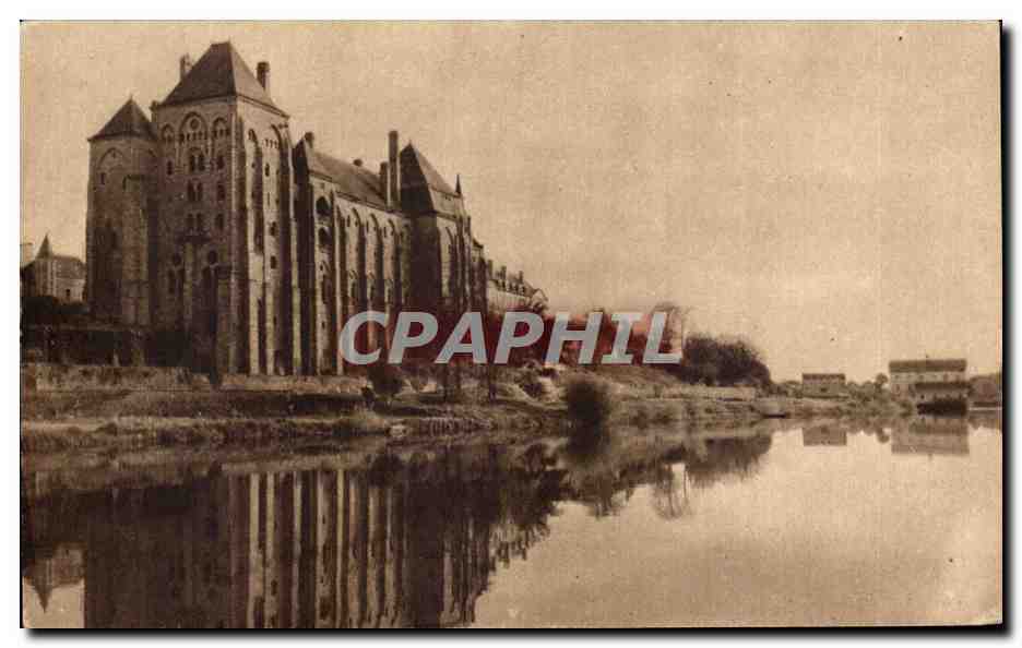 CPA L'Abbaye De Solesmes Vue de le Rive droite de la Sarthe