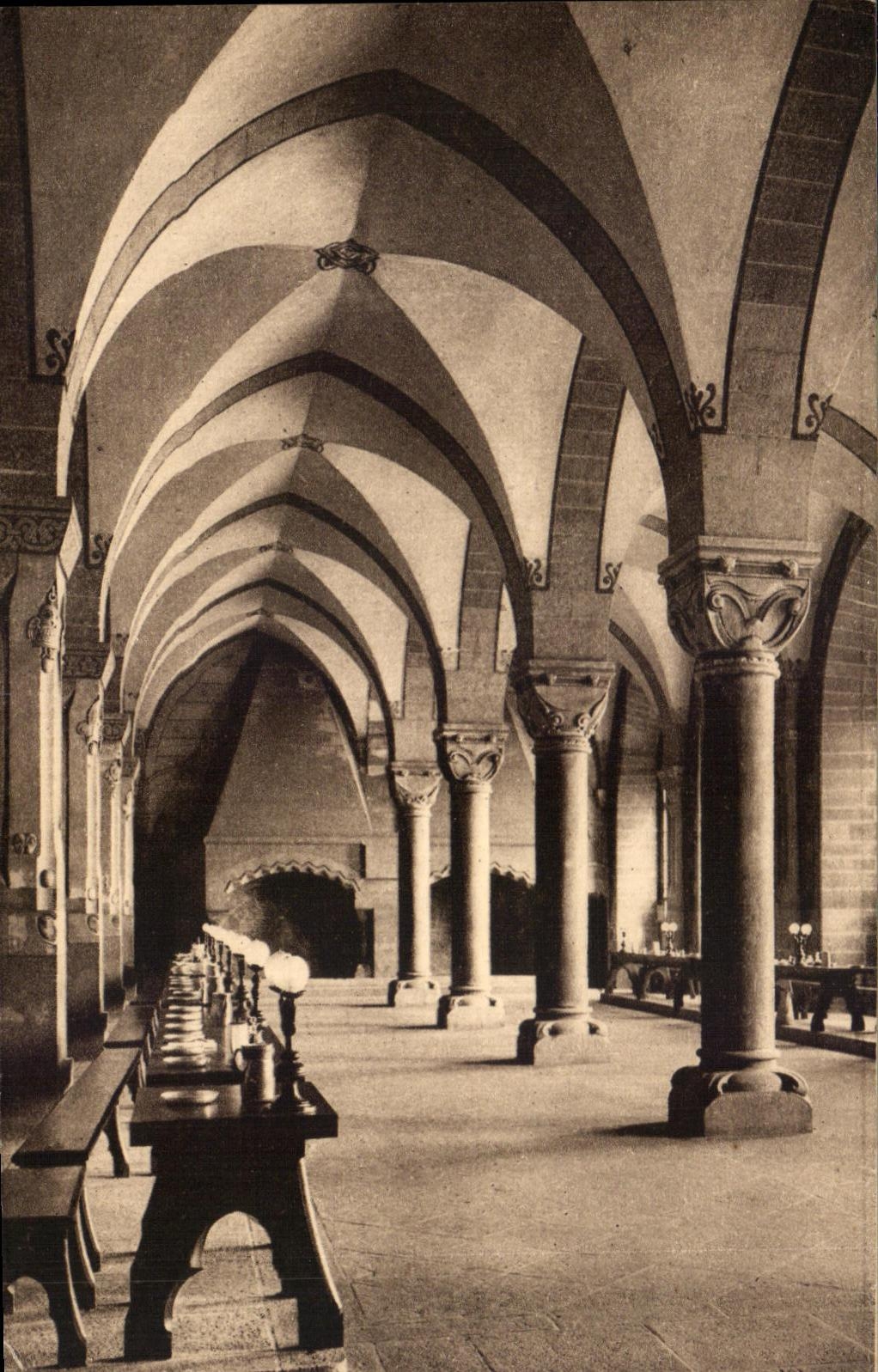 CPA Les Chemineres du refectoire de l'Abbaye St pierre de Solemes Sarthe