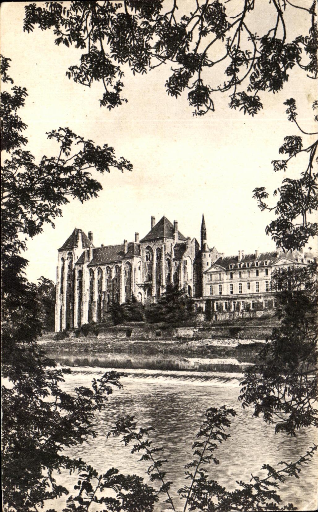 CPA Solesmes L'Abbaye des Benedictins