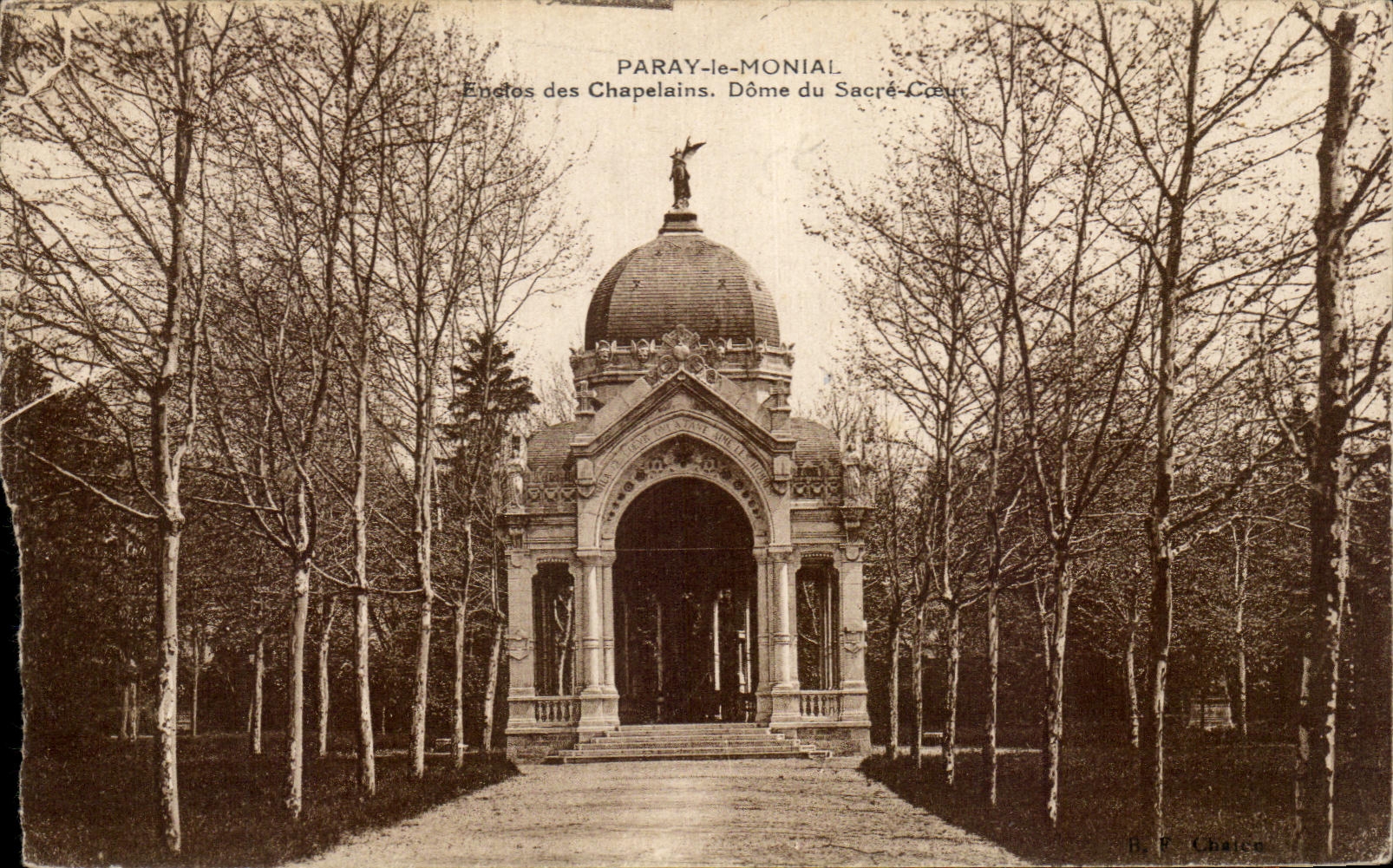 CPA Paray Le Monial Enclos Des Chapelains Dome Du Sacre Coeur
