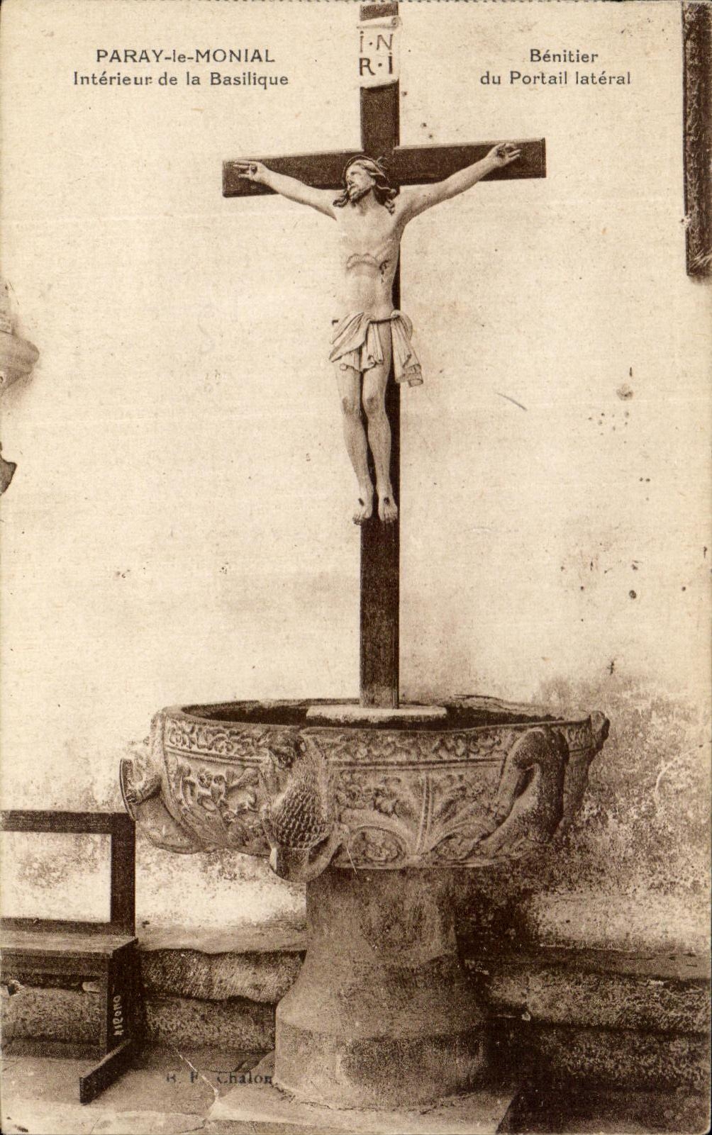 Paray-le-Monial — Intérieur de la Basilique, Bénitier du Portail latéral — G. F. Chalor