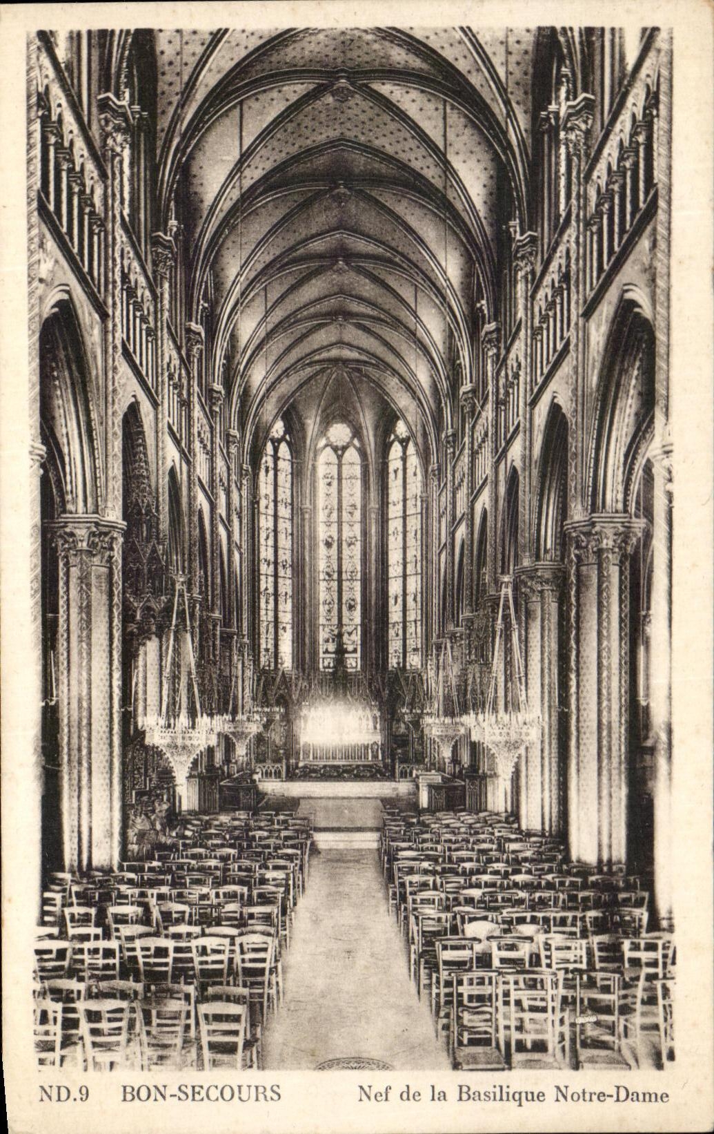 CPA Bon Secours Nef de la Basilique Notre Dame