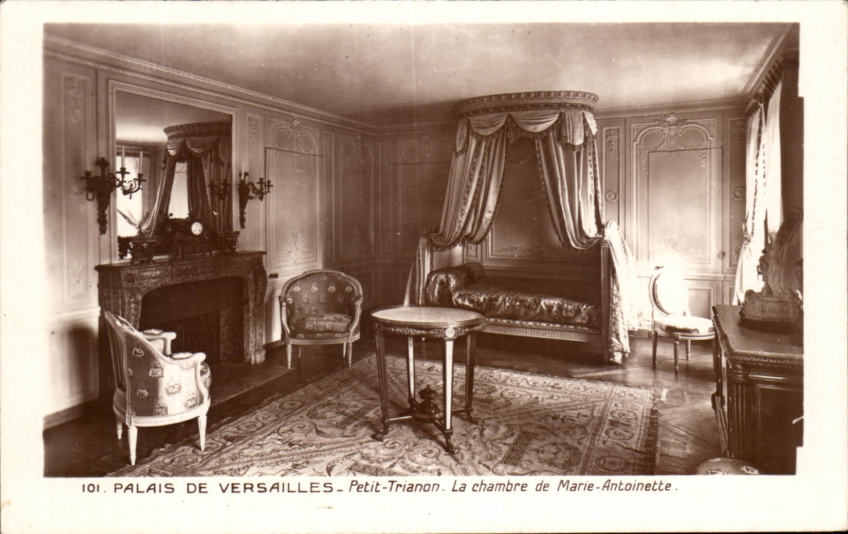 Palais de Versailles - Petit-Trianon. La chambre de Marie-Antoinette.