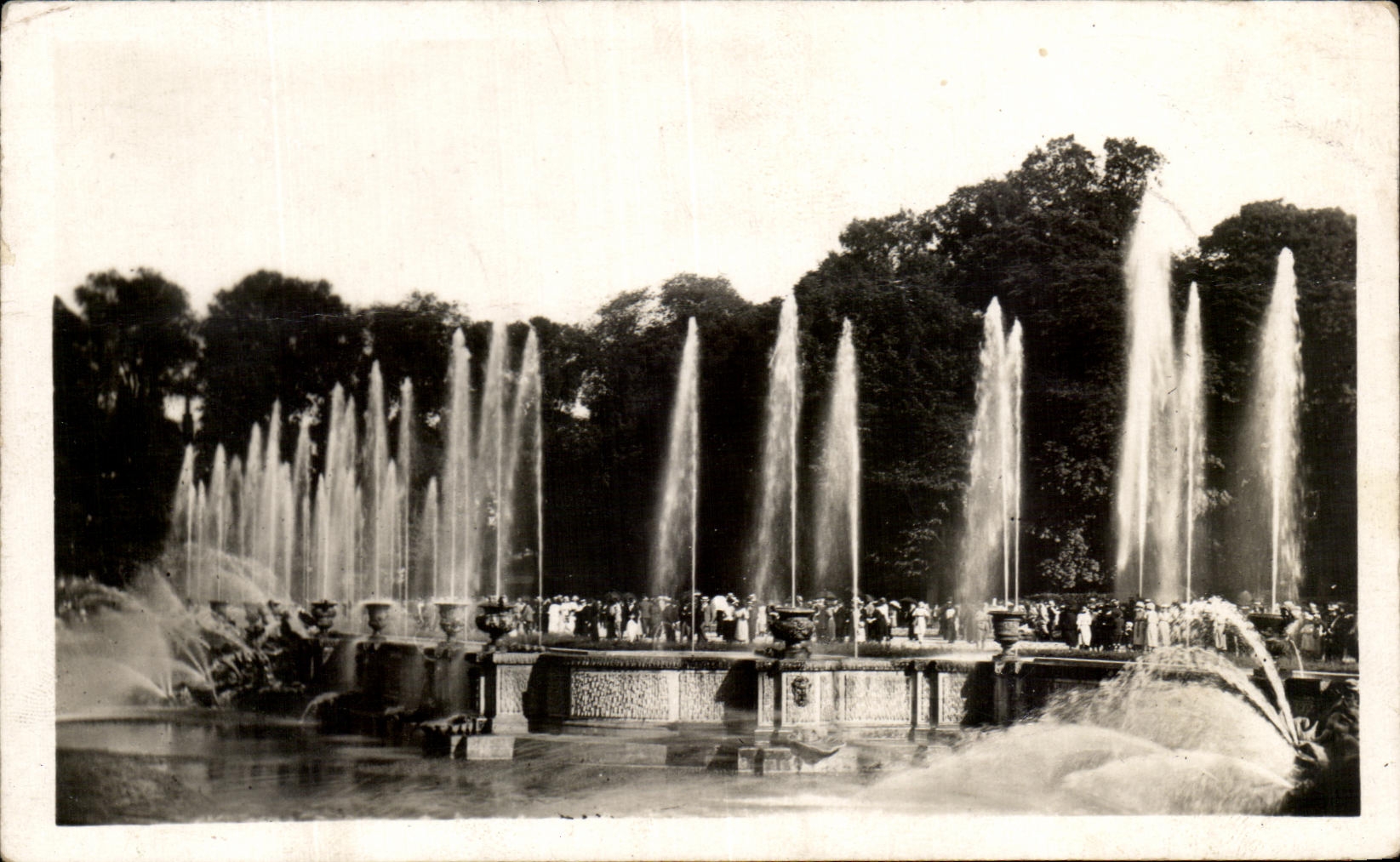 CPA Versailles Le Pare Les Grandes Eaux au Bassin de Neptune