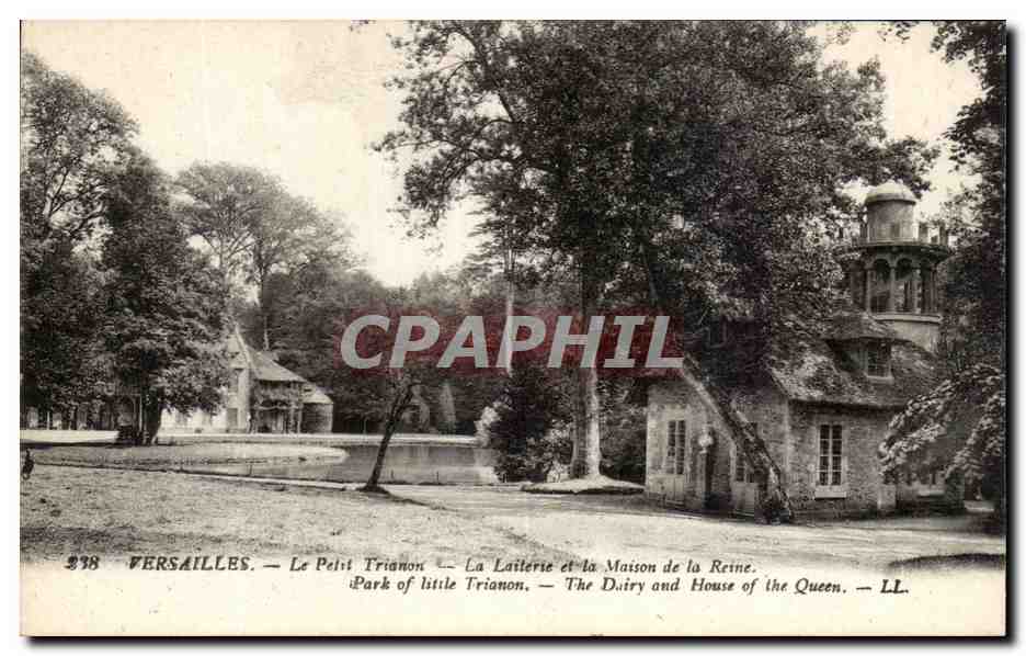 CPA Versailles Le Petit Trianon La Laiterie et le Maison de la Reine 