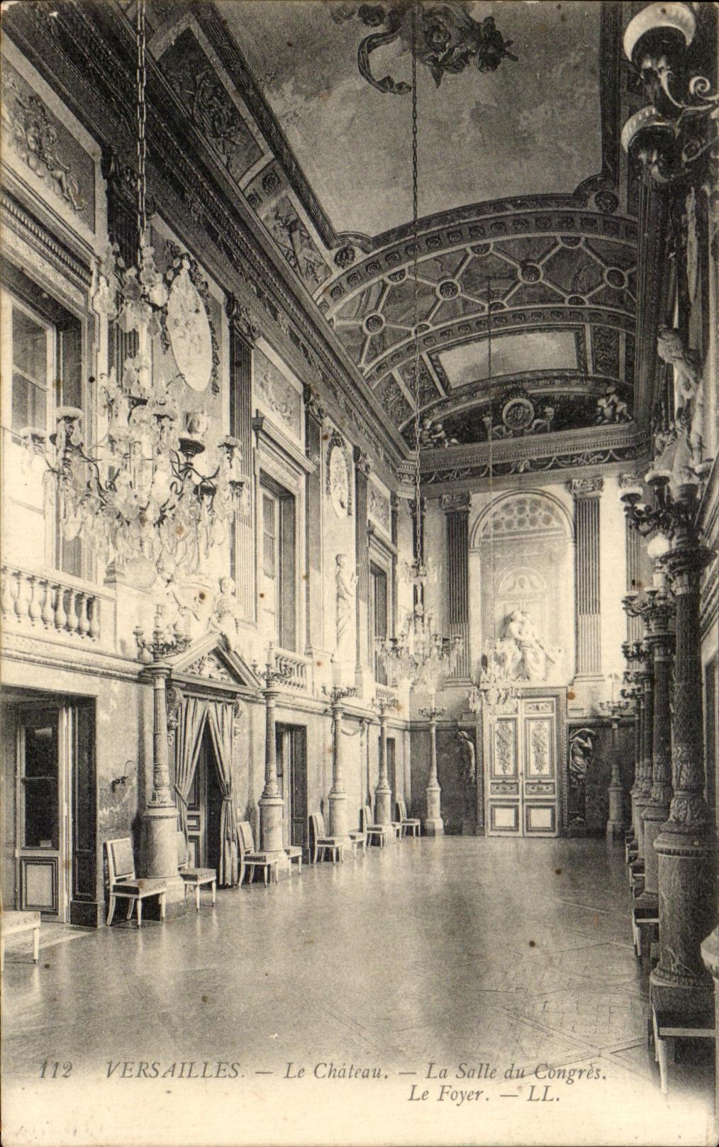 CPA Versailles Le Chateau La Salle de Congres Le Foyer