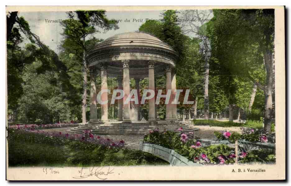 CPA Versailles Parc du petit Trianon Temple de l'amour 
