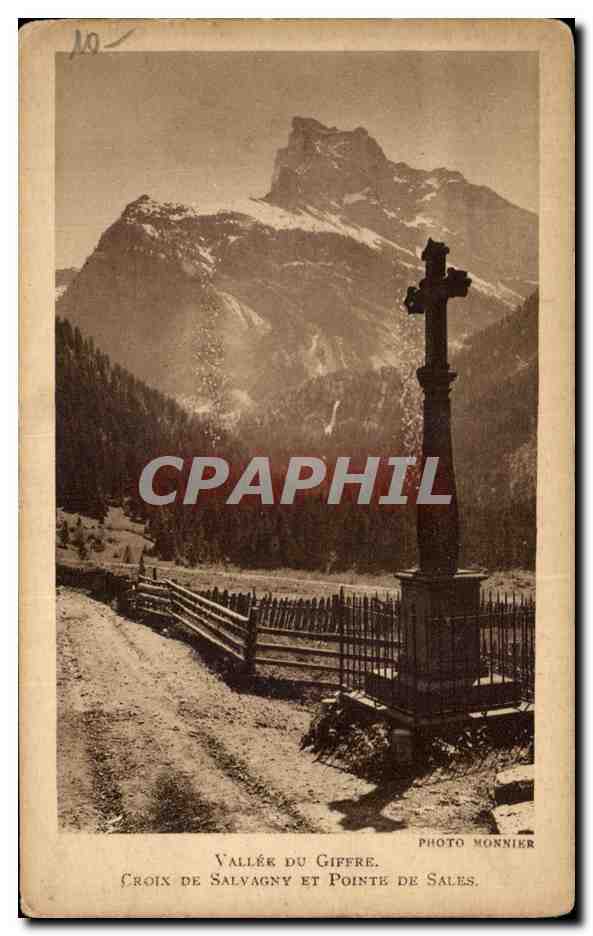 Vallée du Giffre — Croix de Salvagny et Pointe de Sales — Photo Monnier