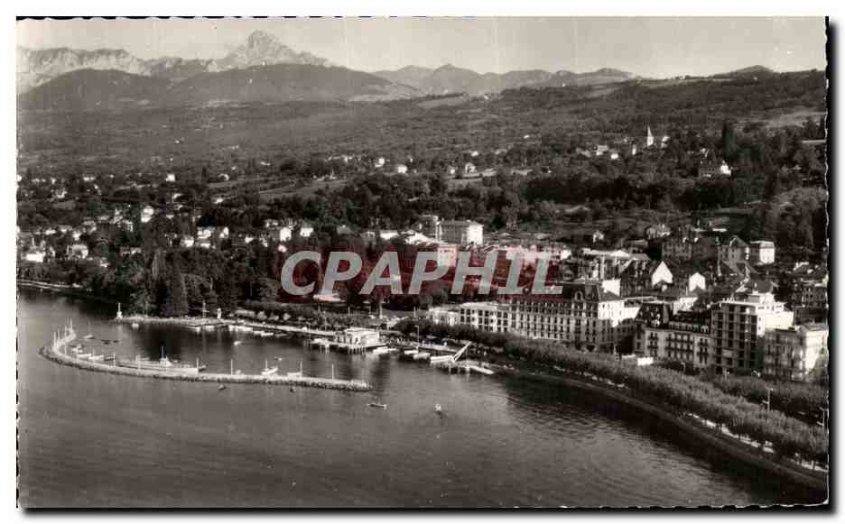 CPA Evian Les Bains Vue aerienne le port et la Dent d'Oche