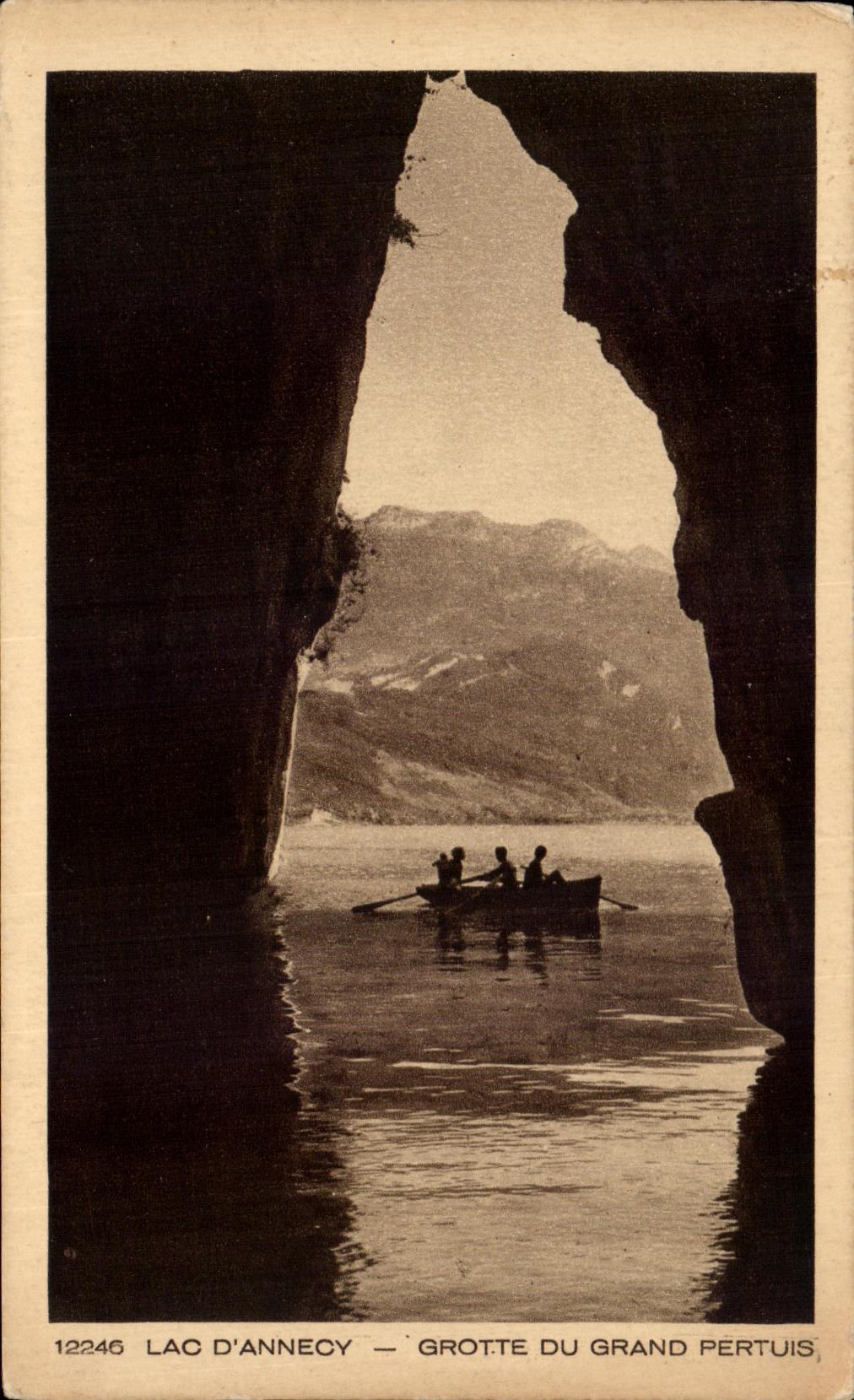 Lac d'Annecy — Grotte du Grand Pertuis — Braun & Cie, n°12246