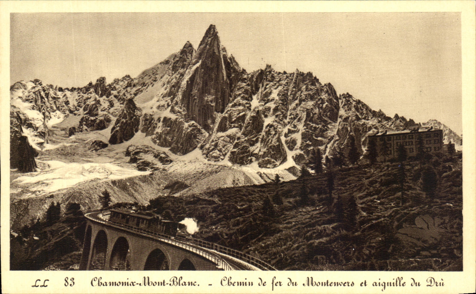 CPA Chamonix Mont Blanc Chemin de fer du Montenvers et Aiguille du Dru