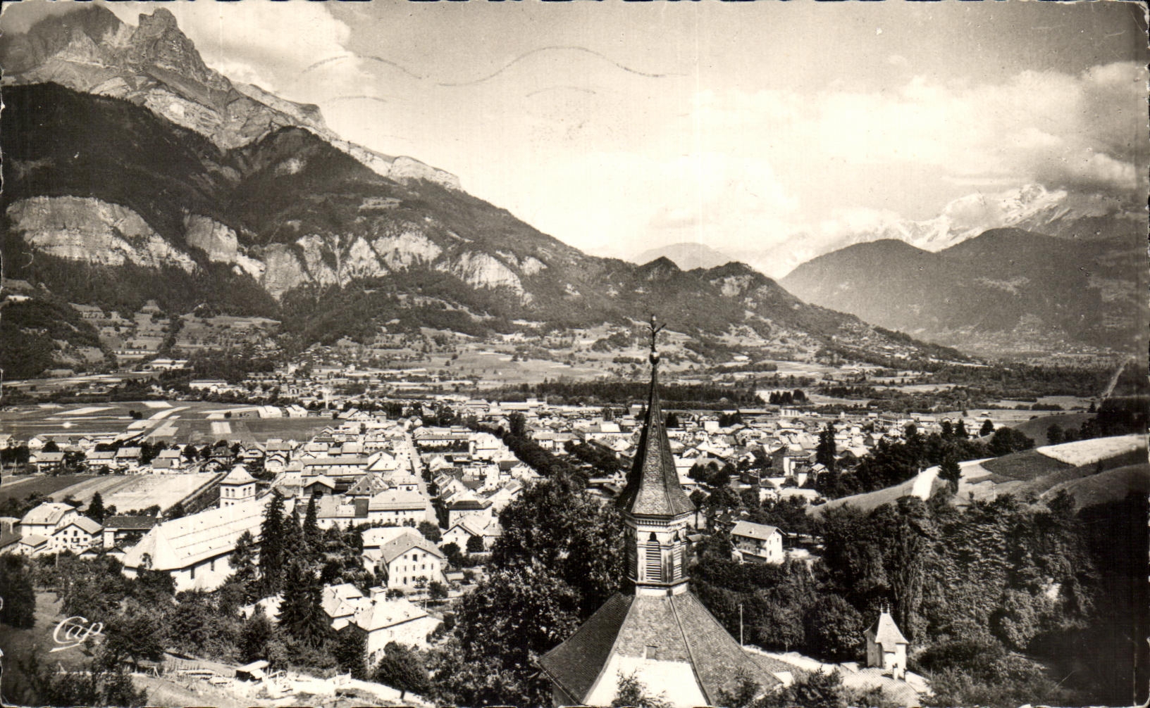 Sallanches — Vue générale sur les Aiguilles de Warenz et les Aiguilles de Chamonix — Réal-Photo