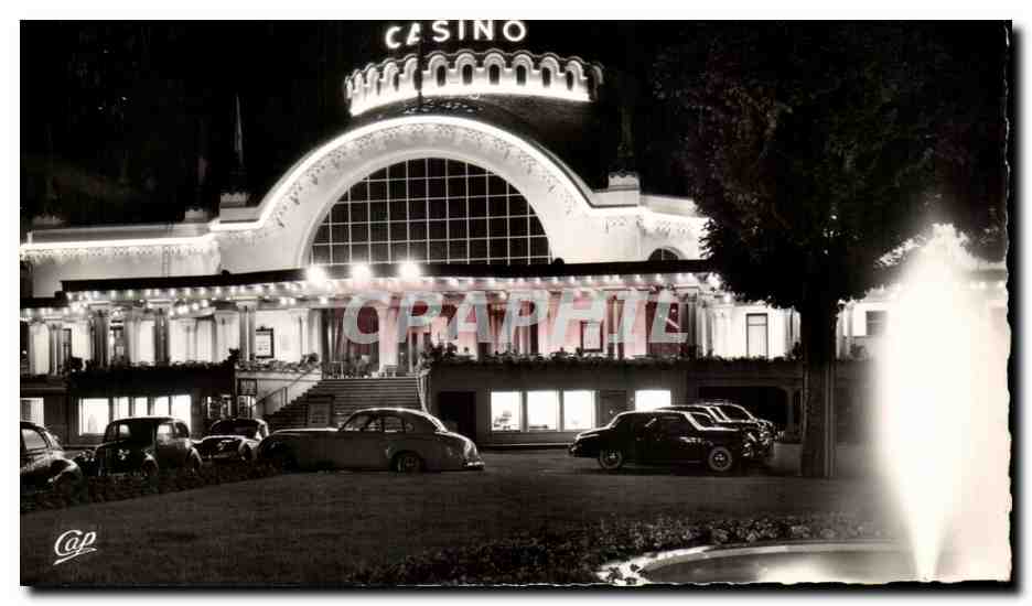 CPA Evian Les Bains Le Casino Illumine