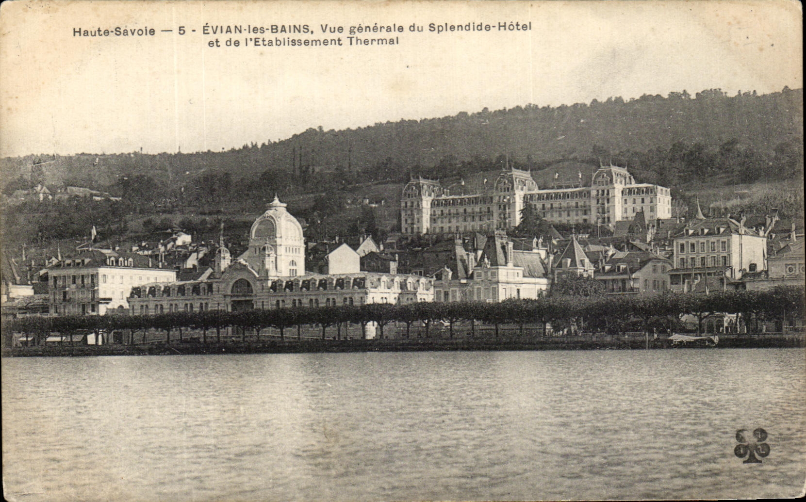 CPA Evian Les Bains Vue Generale du Splendide Hotel et de l'Etablissement Thermal
