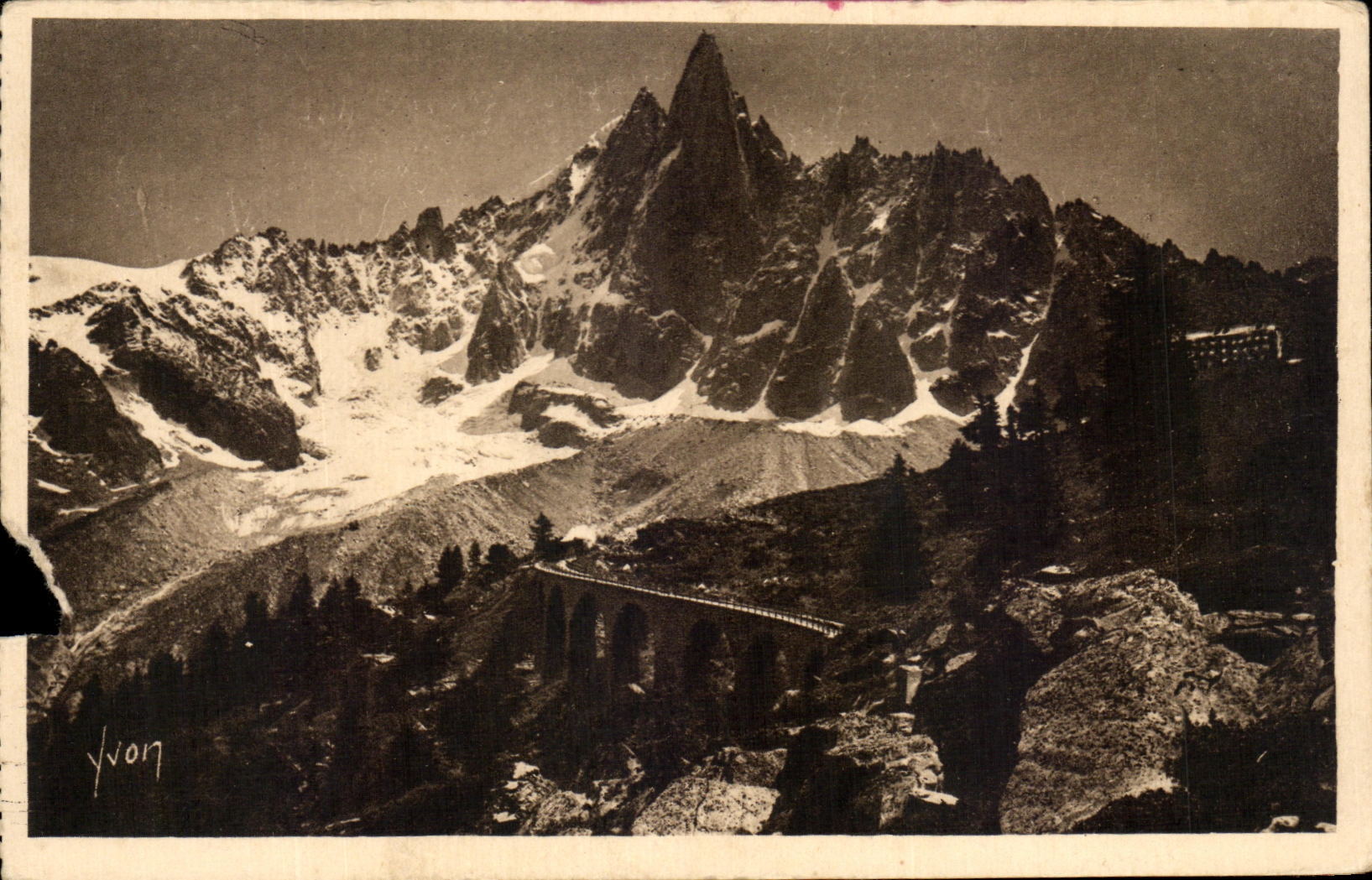 CPA Chamonix Mont Blanc Massif de l'Aiguille du Dre Vu du Conduisant a la Mer de Glace