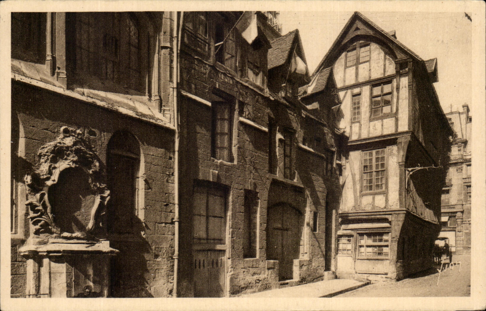 CPA Rouen Vieilles Maisons Dans La Rue Sainte Romain