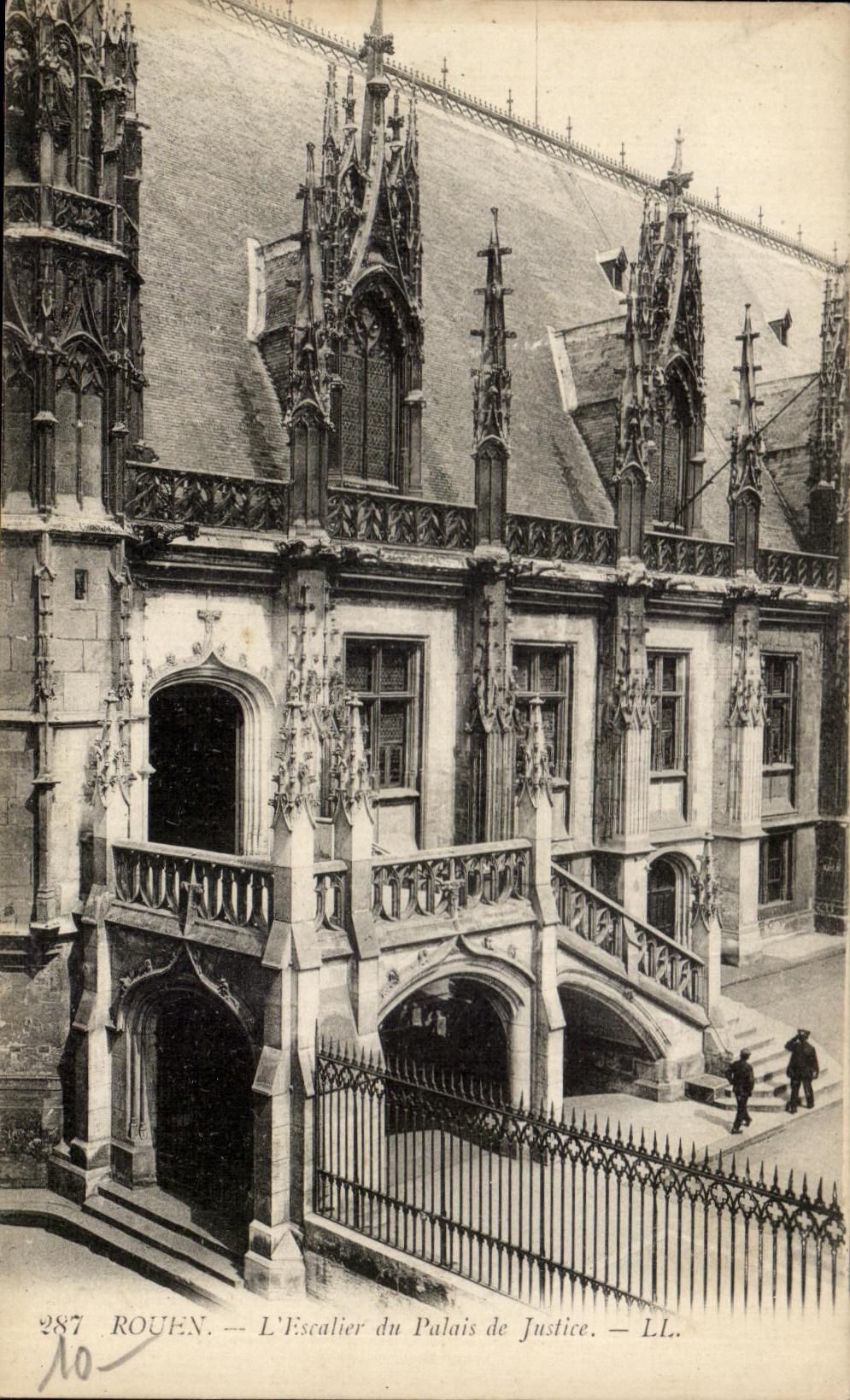 CPA Rouen Escalier du palais de justice