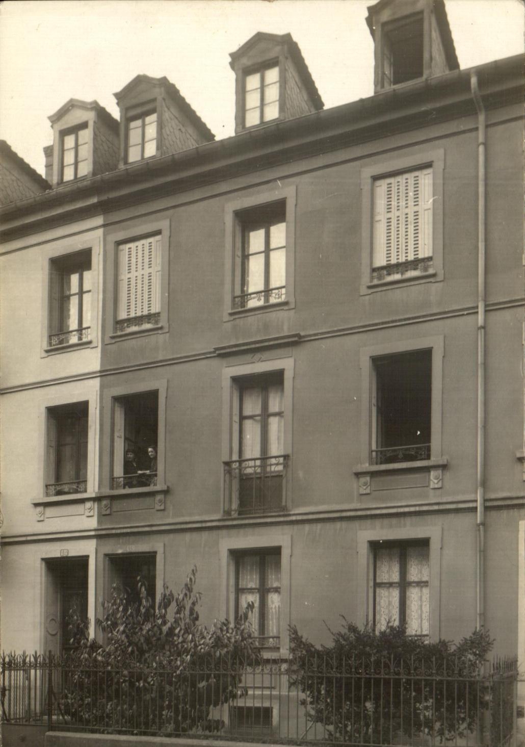 CARTE PHOTO Maison bourgeoise