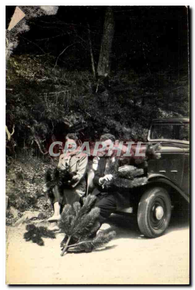 Photo Couple en goguette automobile 