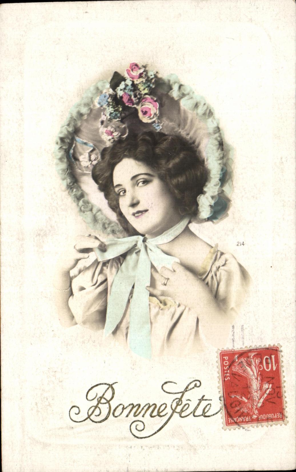 Giovane donna con cappello fiorito — Buon compleanno — editore sconosciuto, n° 214