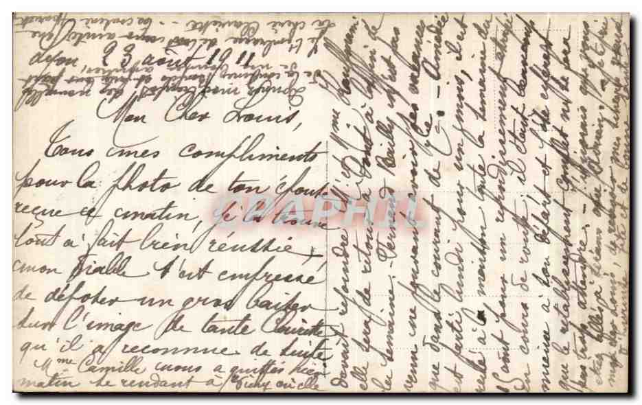Femme en robe rose tenant des bouquets — Bonne Fête — éditeur anonyme — Verso