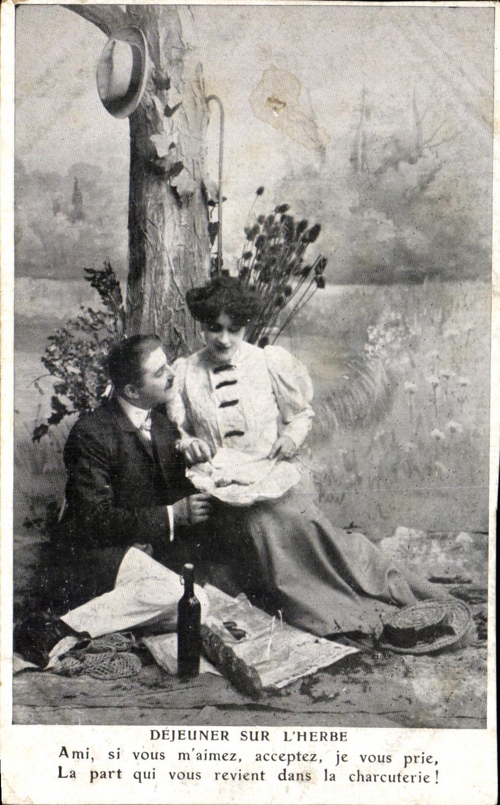 CPA Fantaisie Femme Dejeuner sur l'herbe