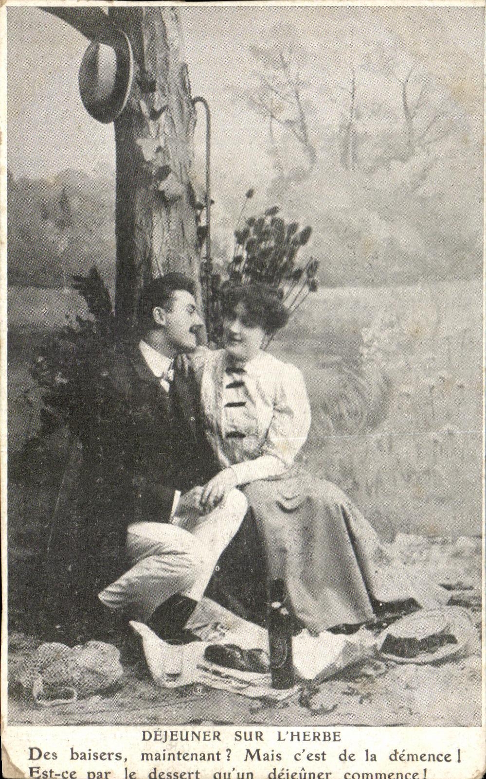 CPA Fantaisie Femme Dejeuner sur l'herbe