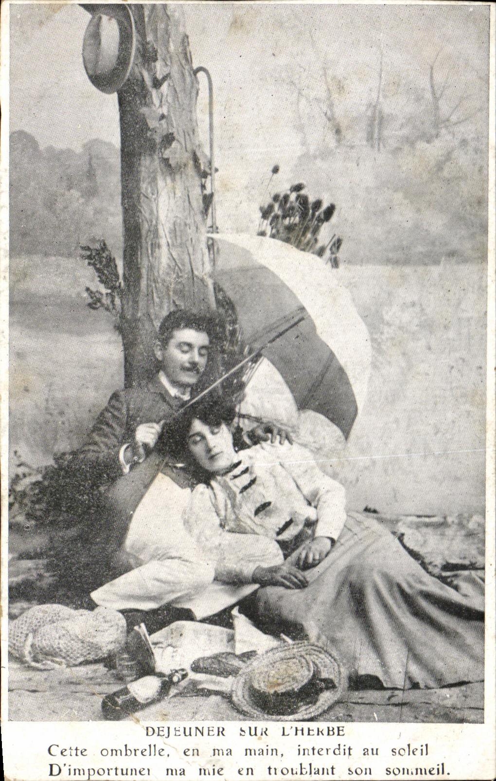 CPA Fantaisie Femme Dejeuner sur l'herbe