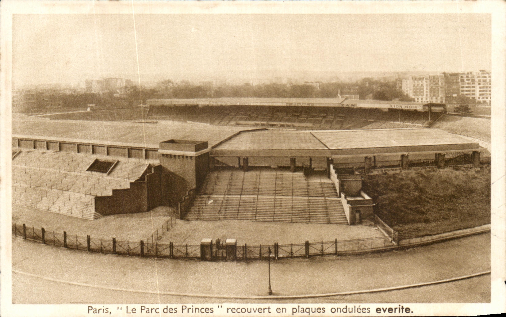 CPA Paris Le Parc Des Princes Recouvert En Plaques Ondulees Everite Stade