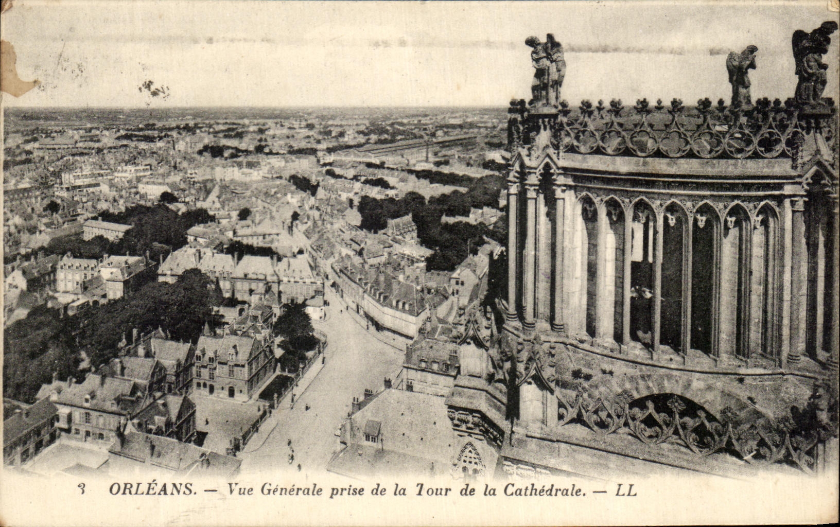 CPA Orleans Vue Generale Prise de la Tour de la Cathedrale