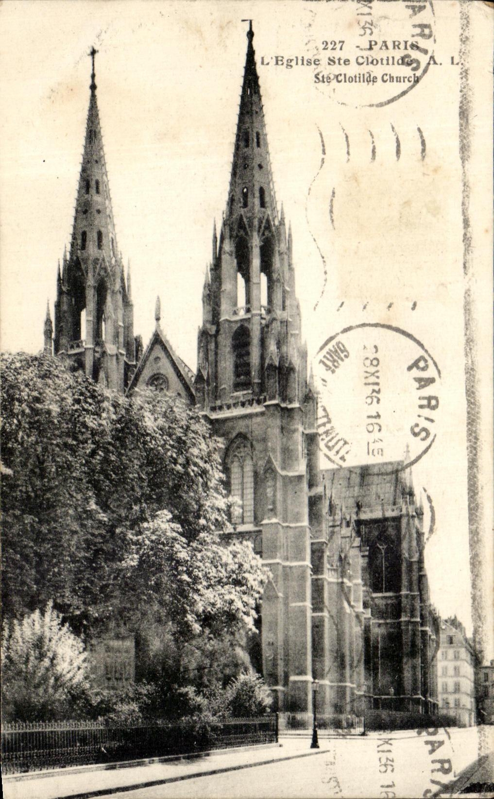 CPA Paris L'Eglise Ste Clotilde