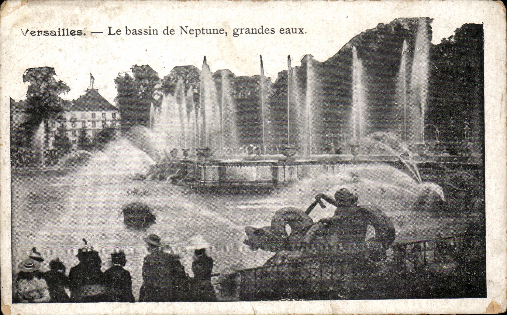 Versailles — Le bassin de Neptune, grandes eaux.