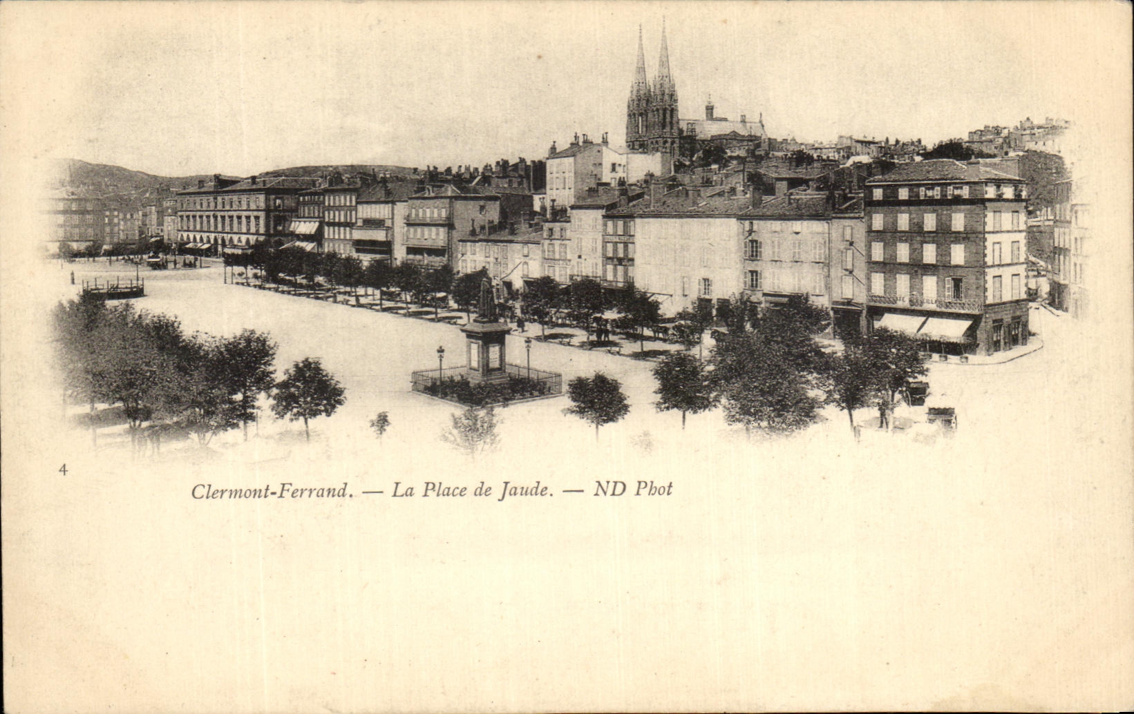 CPA Clermont Ferrand La Place de Jaude