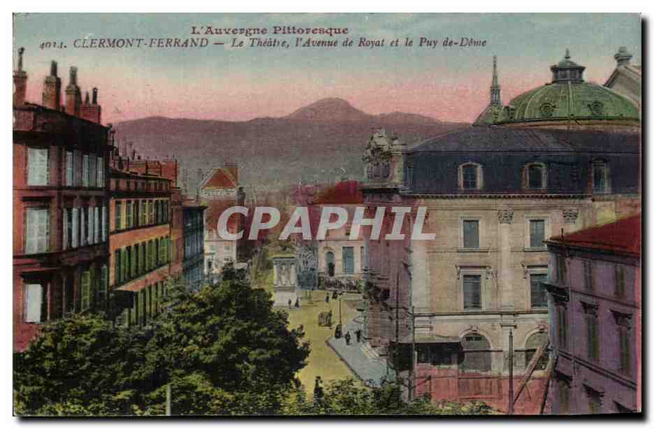 Clermont-Ferrand — Le Théâtre, l'Avenue de Royal et le Puy de Dôme — CPA 4014