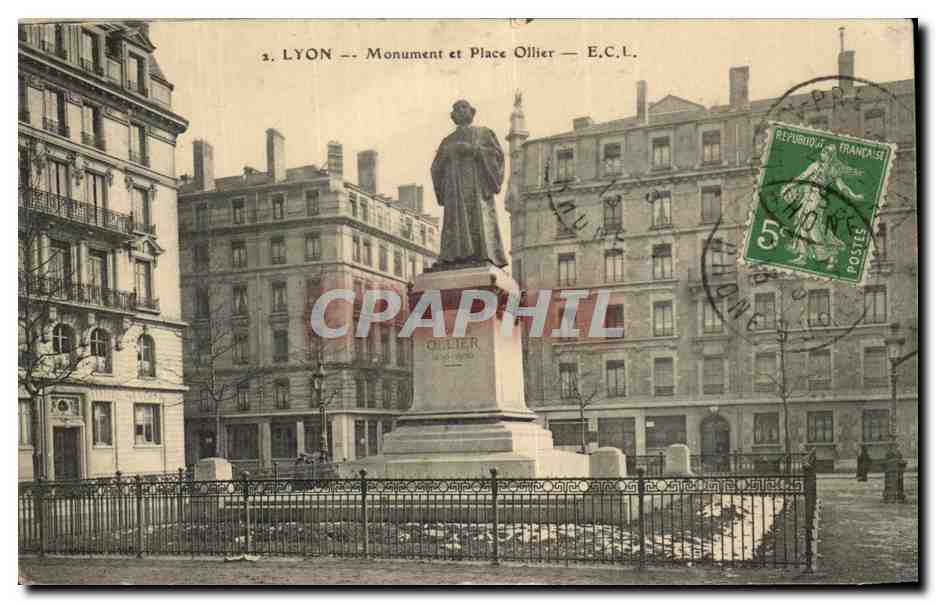 CPA Lyon Monument Et Place Ollier