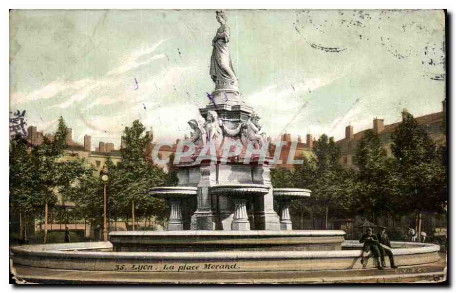 Lyon. La place Morand — Fontaine monumentale avec statue centrale — éditeur L. V. 2 C°