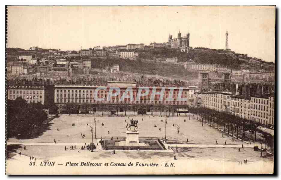 LYON — Place Bellecour et Coteau de Fourvière — E.R.