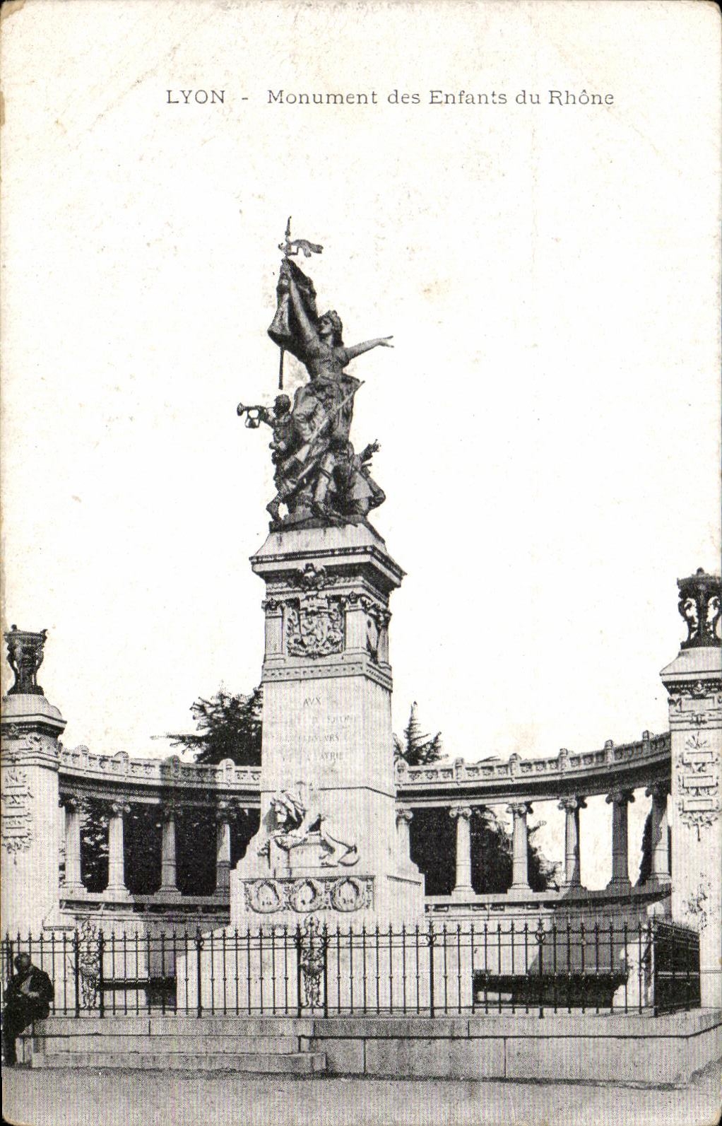 CPA Lyon Monument des Enfants du Rhone