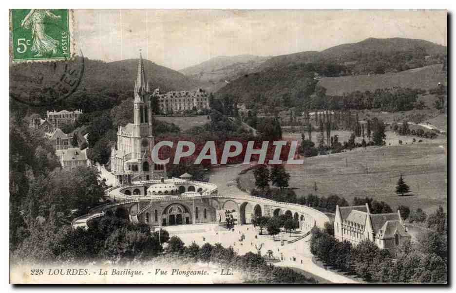 CPA Lourdes La Basilique Vue Plongeante
